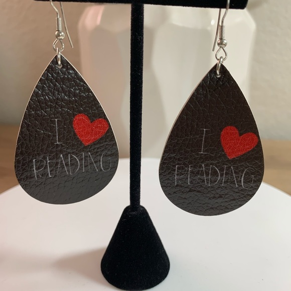 Teardrop Leather Earrings “I Love Reading” - Picture 3 of 4